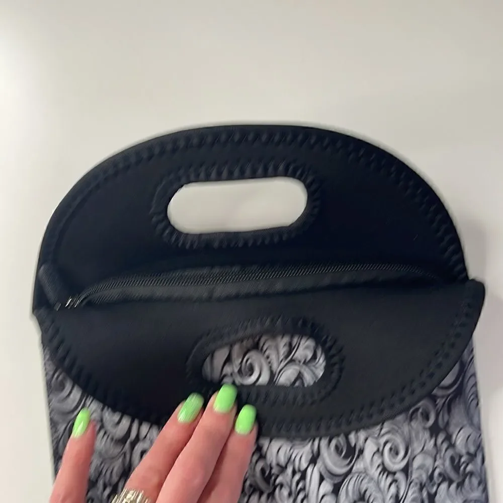 Icolor insulated double wine cooler.  NWT.  Neoprene double wine tote.